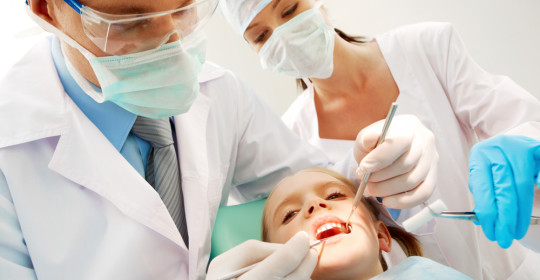 Czyszczenie kanału z zastosowaniem aktywacji ultradźwiękowej – przełom w endodoncji?
